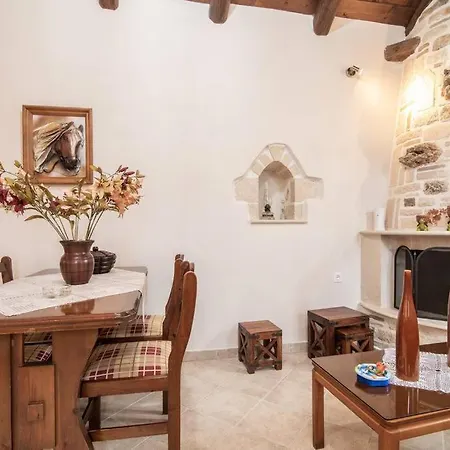 Willa Eva Traditional Houses In Volimes