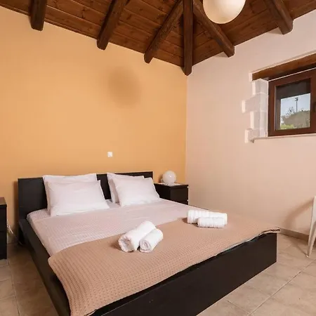 Eva Traditional Houses In Volimes * Ano Volimes