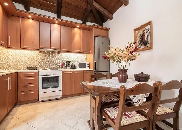 Eva Traditional Houses In Volimes Ano Volimes